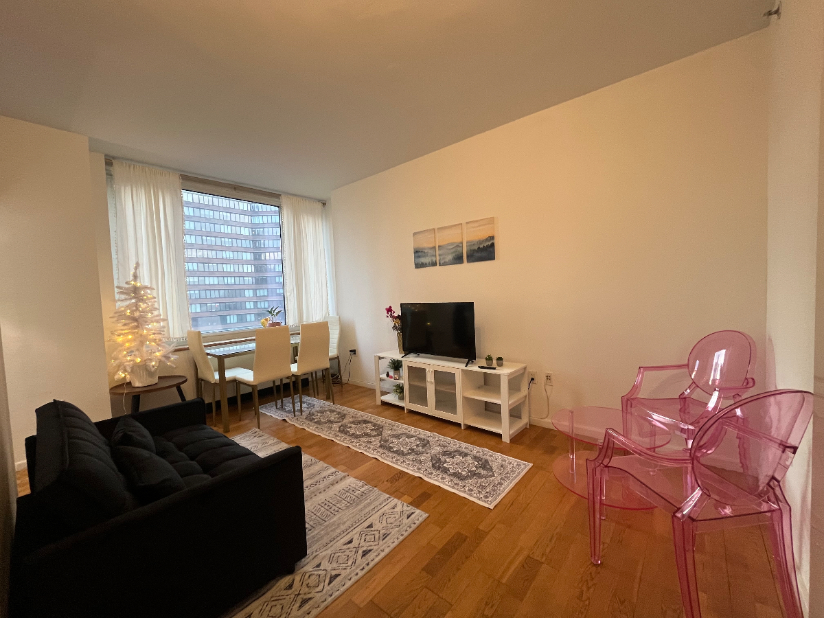 A fully furnished one-bedroom, one-bathroom condo for rent in Midtown Manhattan, NYC - Photo 2