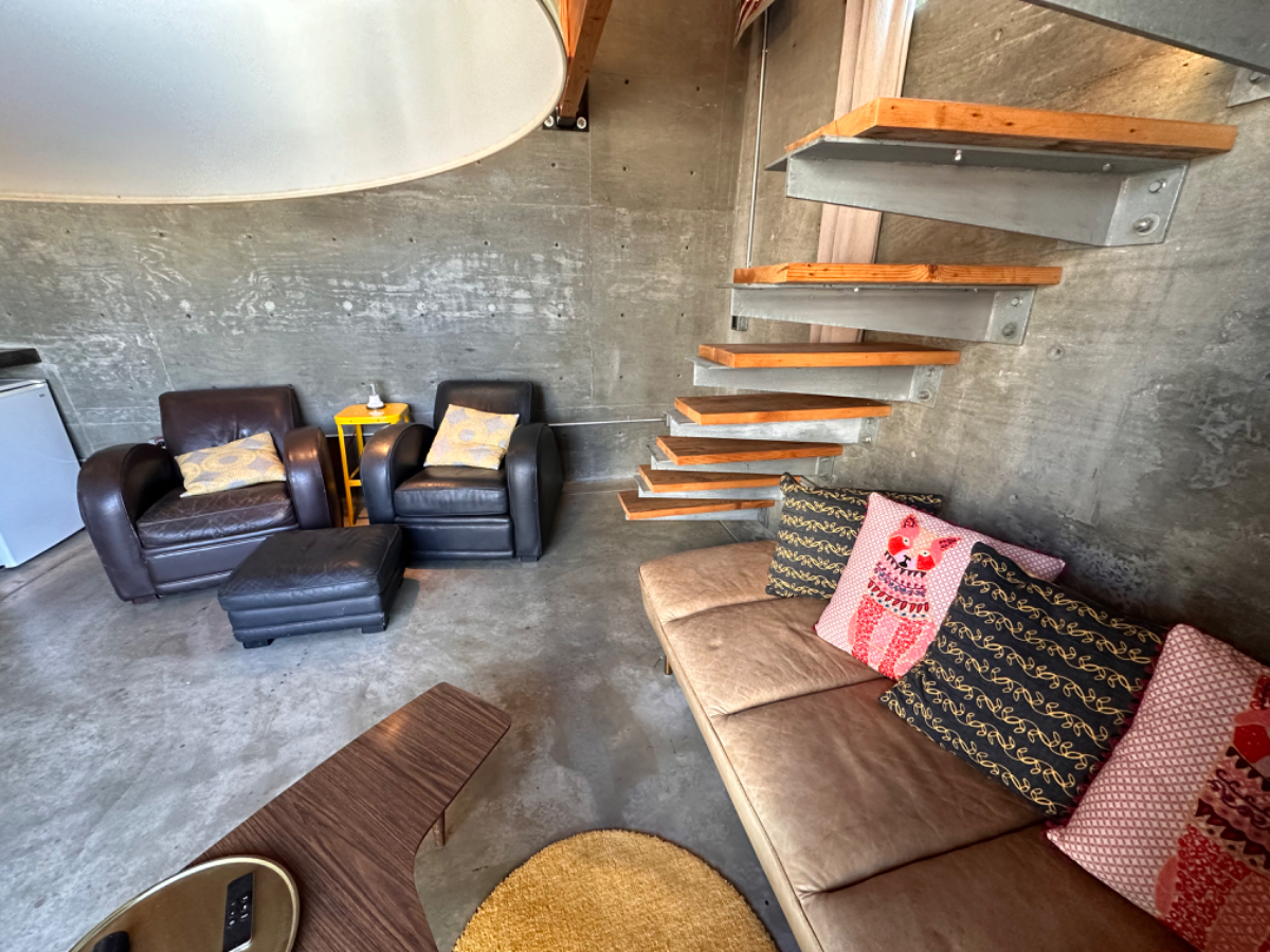 Modern and Warm 2-story private loft in 92103 with huge deck. - Photo 5