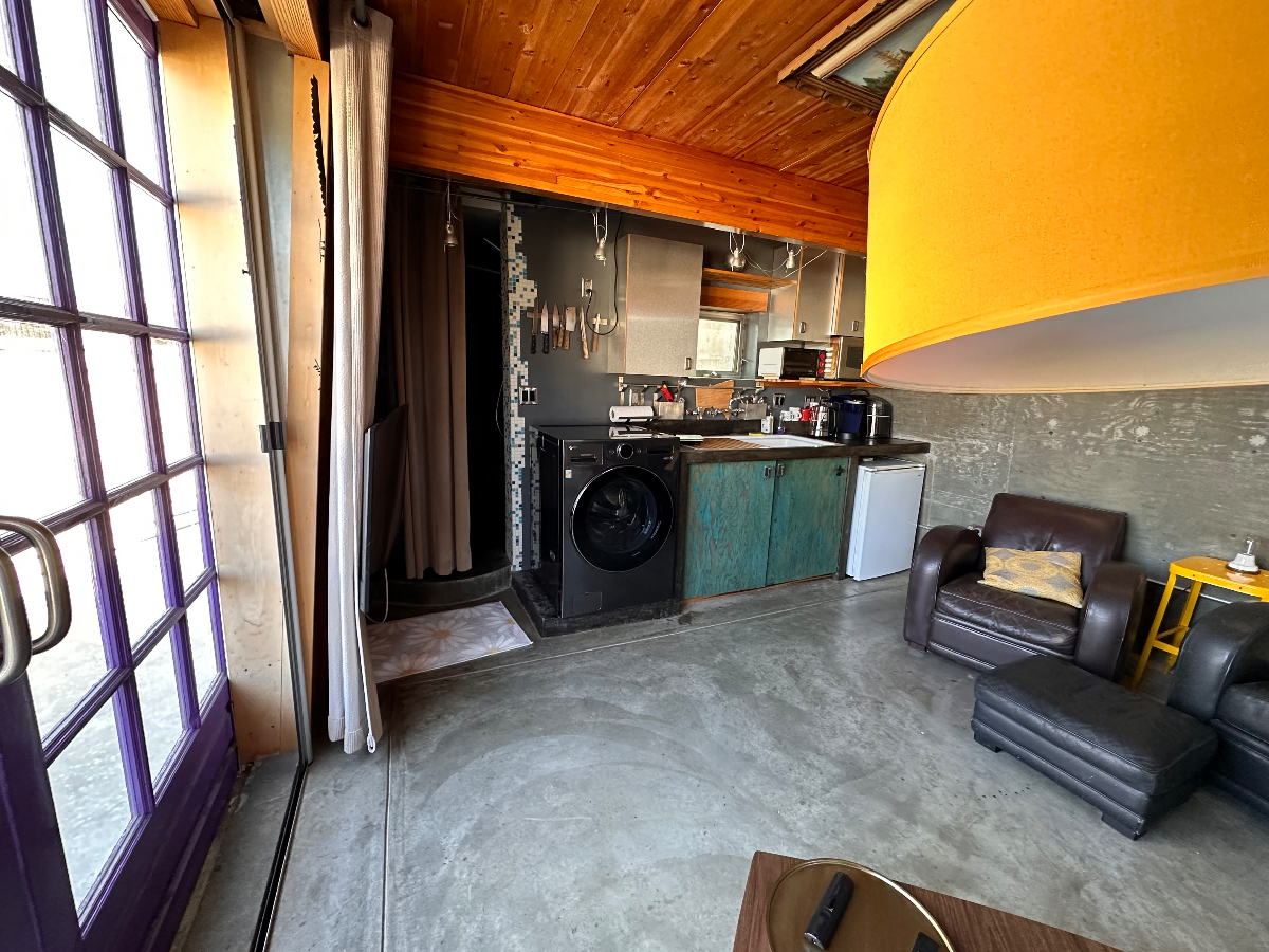 Modern and Warm 2-story private loft in 92103 with huge deck. - Photo 6