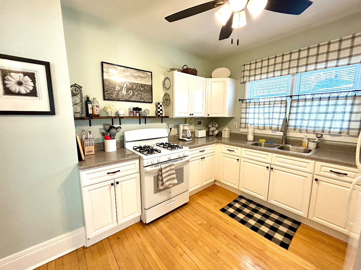 Welcome Home - Spacious 2-Bedroom Apartment in Syracuse with All Amenities, and Convenient Location - Photo 1