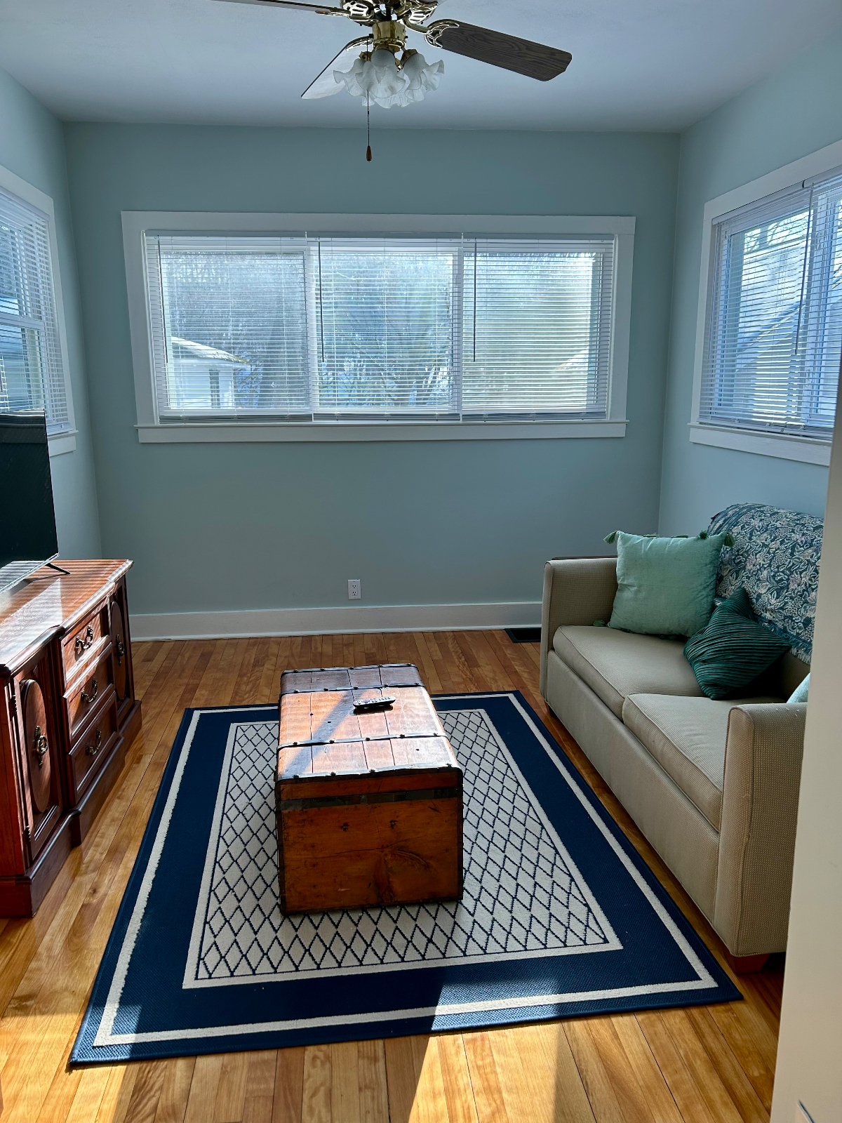 Welcome Home - Spacious 2-Bedroom Apartment in Syracuse with All Amenities, and Convenient Location - Photo 9