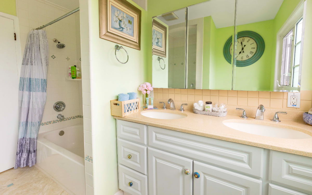 Colorful 2B Home with Private Deck in Point Loma by Liberty Station - Photo 4