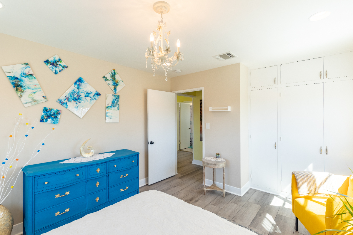 Colorful 2B Home with Private Deck in Point Loma by Liberty Station - Photo 6