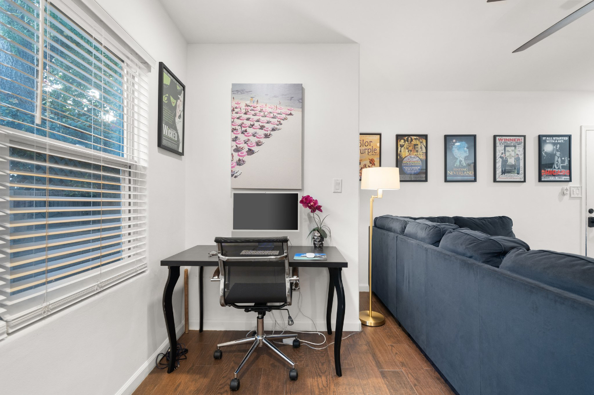 Newly Renovated 2BR 1BA w/ Private Backyard On Quiet Street Near Two Hospitals - Photo 5