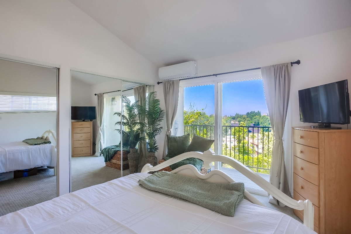 Bright, Renovated Primary Suite-with the Condo to Yourself About One Week Each Month! - Photo 2