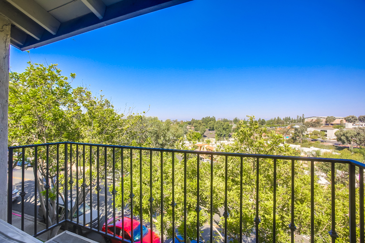 Bright, Renovated Primary Suite-with the Condo to Yourself About One Week Each Month! - Photo 4