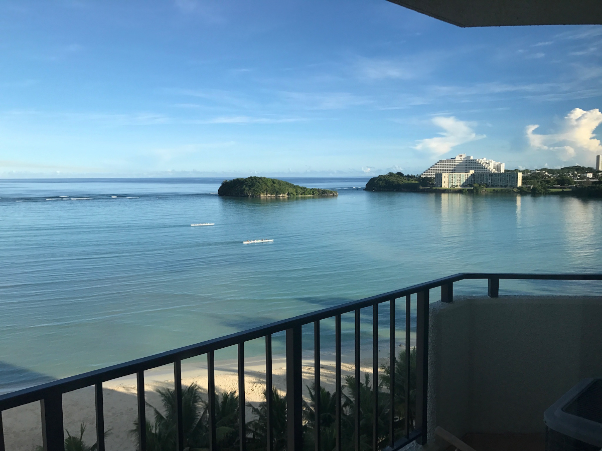 Apartment with beach and pool access