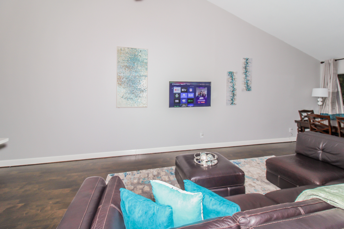 2BR King Condo near Lake Conroe - Photo 5