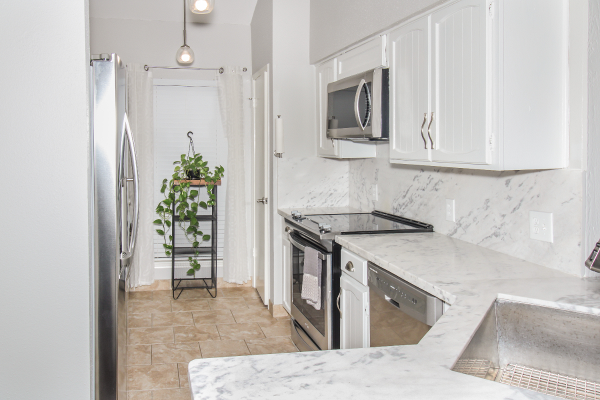 2BR King Condo near Lake Conroe - Photo 7