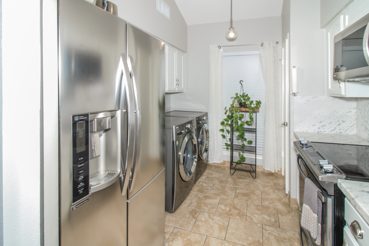 2BR King Condo near Lake Conroe - Photo 9