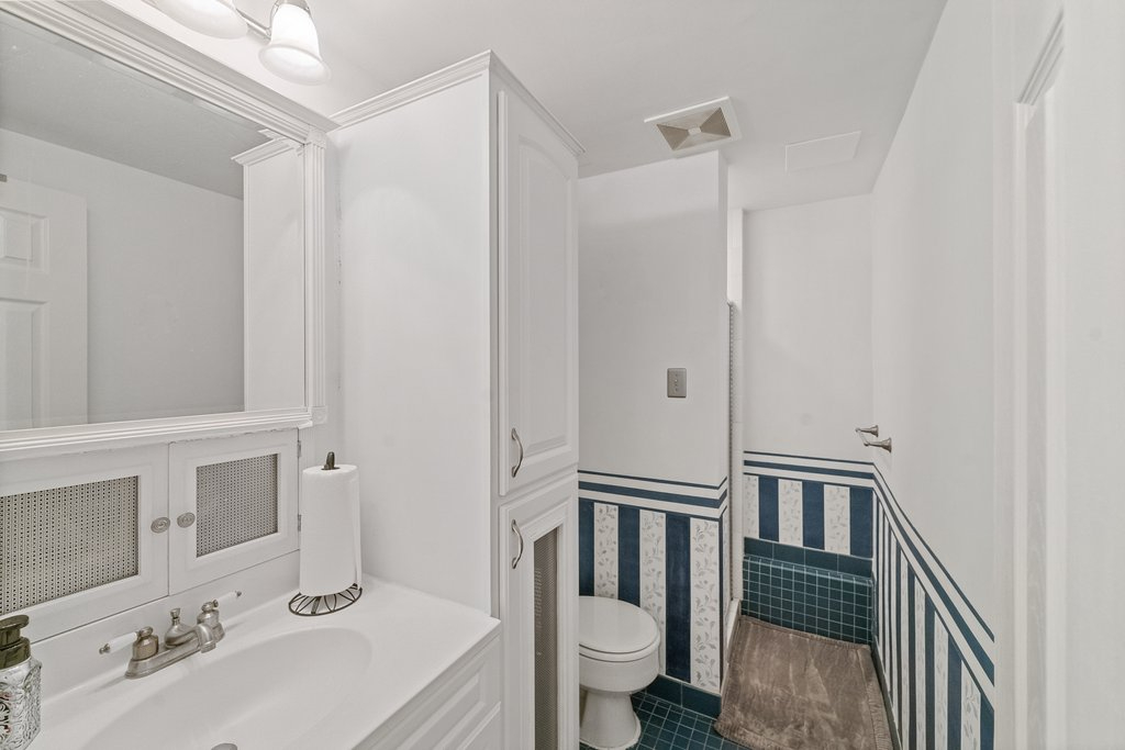 Cozy Suite at DC Waterfront - Walk to Wharf, Entertainment, Stadiums, and Metro - Photo 12