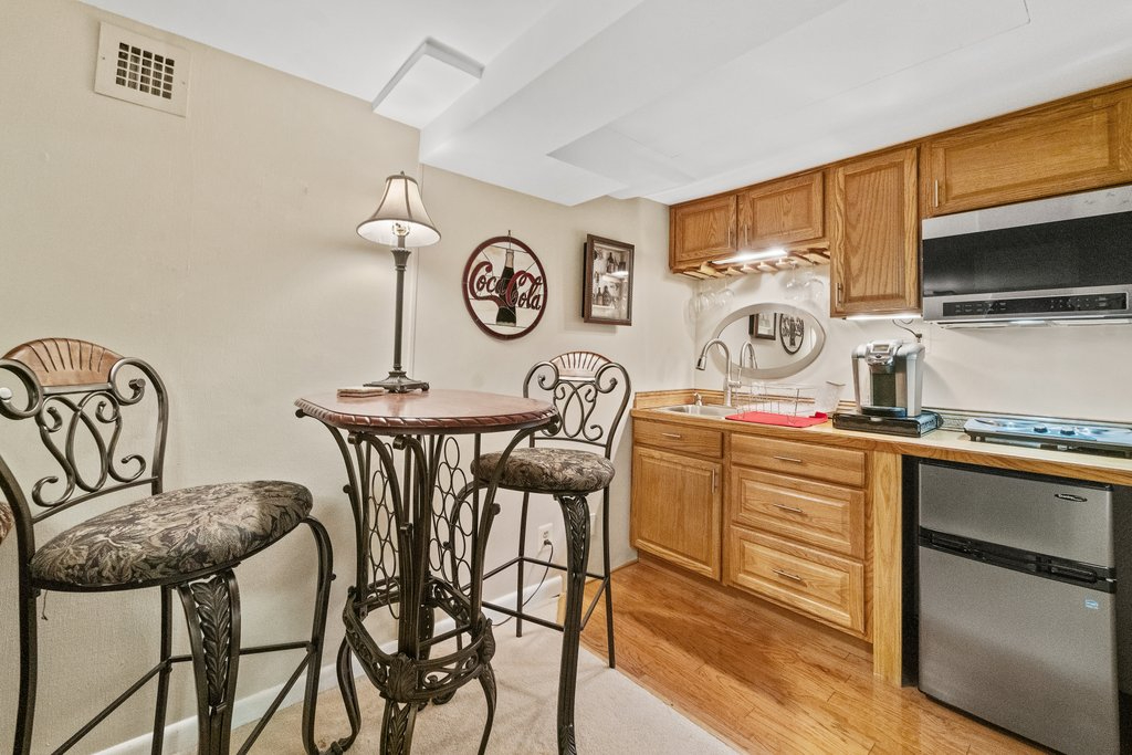 Cozy Suite at DC Waterfront - Walk to Wharf, Entertainment, Stadiums, and Metro - Photo 9