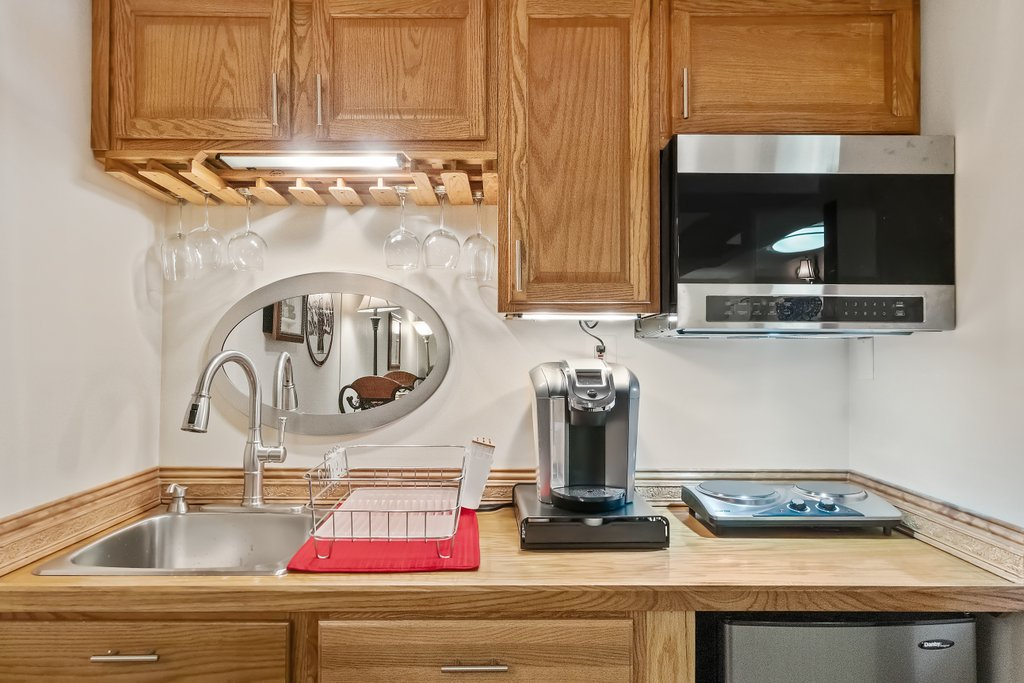 Cozy Suite at DC Waterfront - Walk to Wharf, Entertainment, Stadiums, and Metro - Photo 8