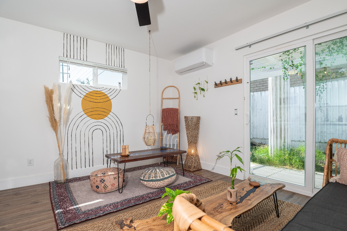 Central, cute & comfy Casita w/ private yard - Photo 4