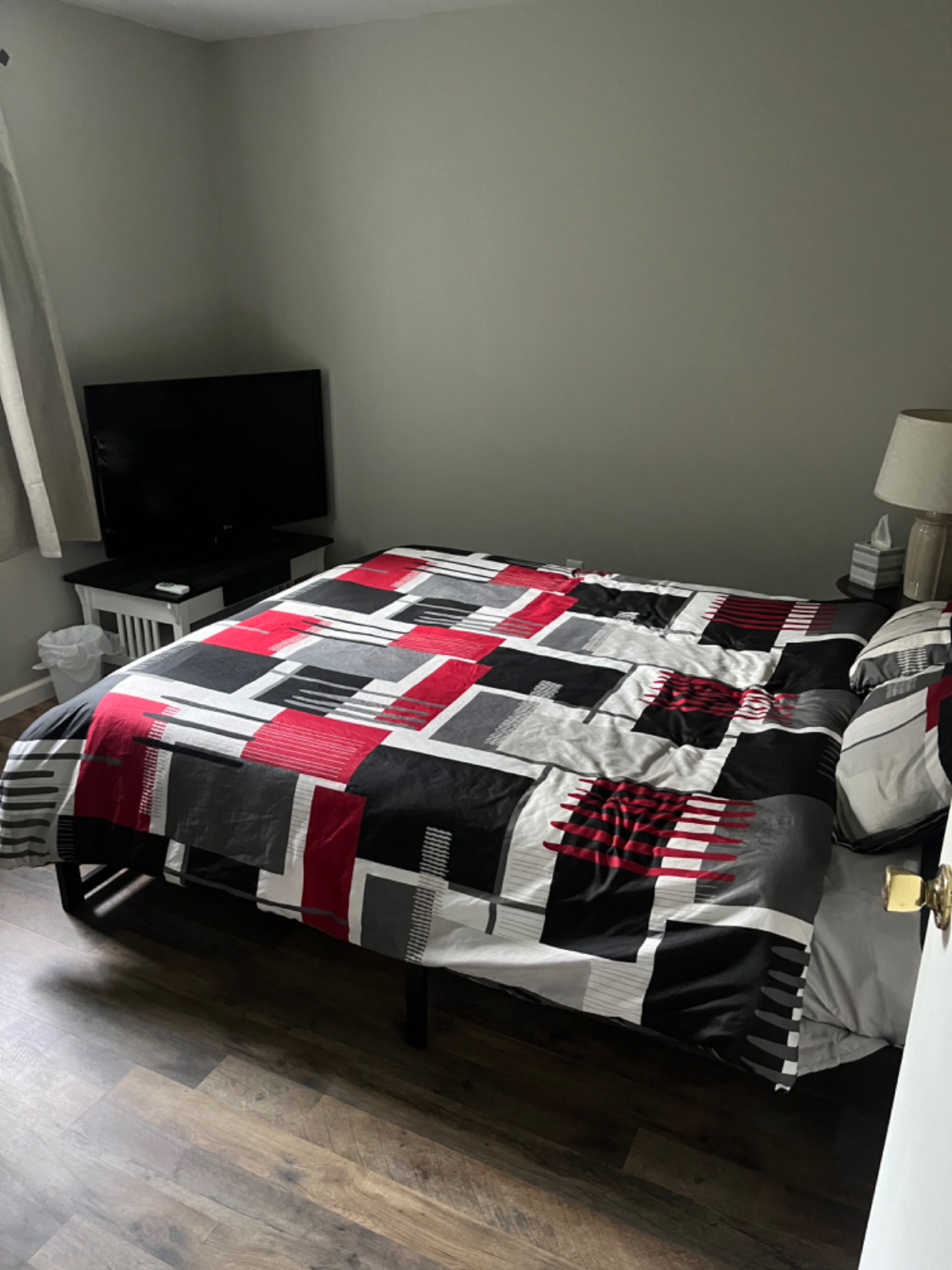 Quiet bedroom near hospital - Photo 1