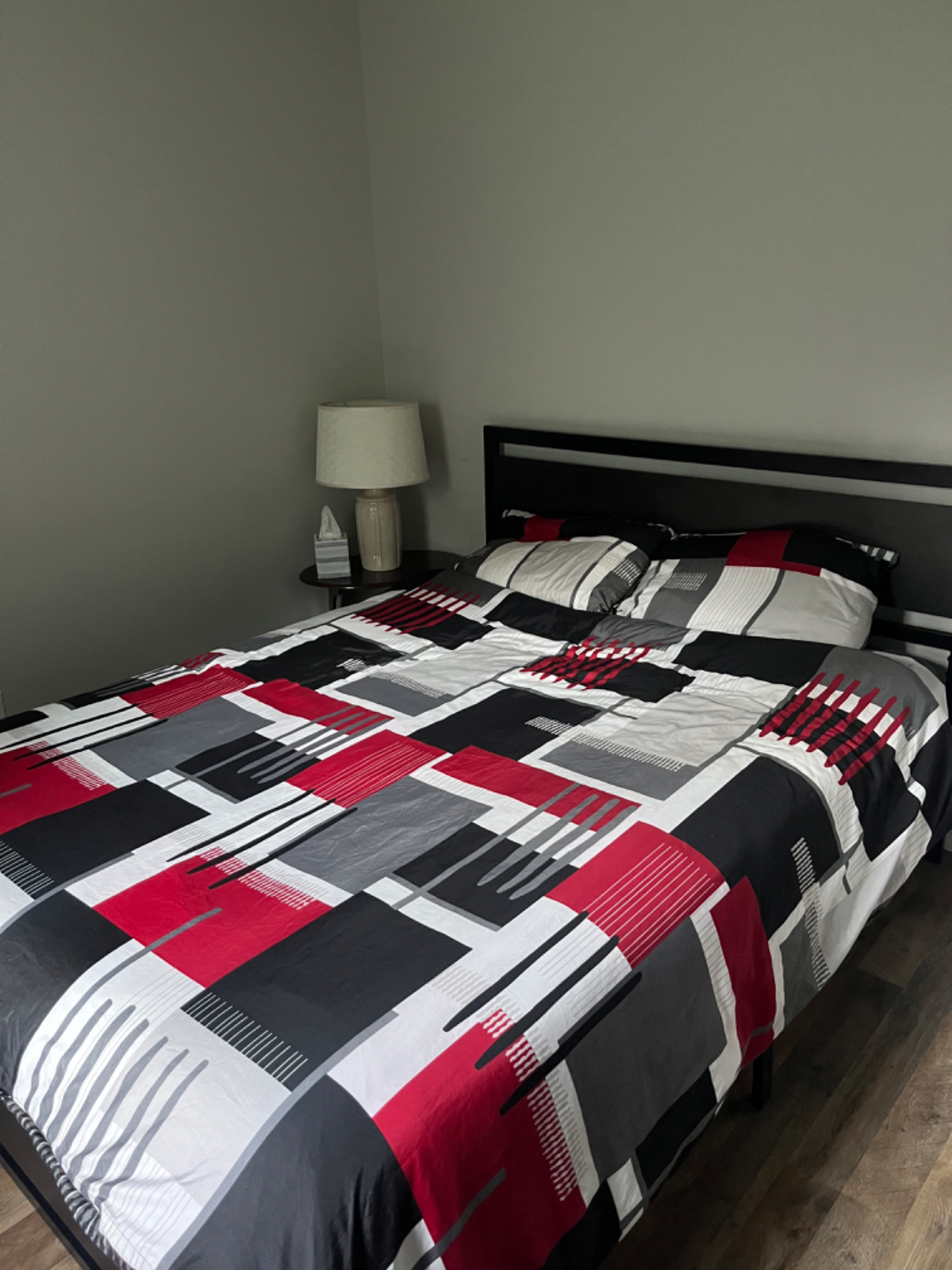 Quiet bedroom near hospital - Photo 2