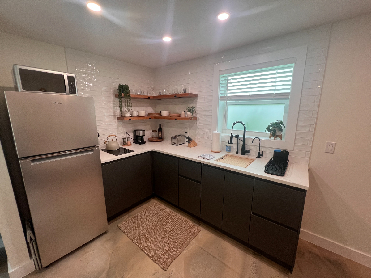 Hideaway 1BR Studio/Small Home in Jax Beach (w/ bike) - Photo 6
