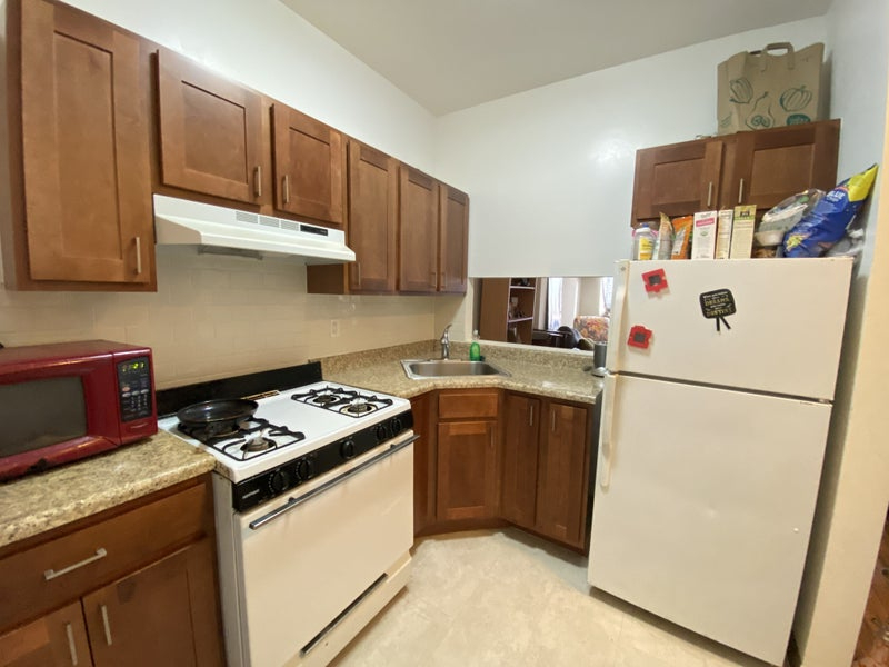 2 bedroom -By Central Park, Buses & Train - Photo 2