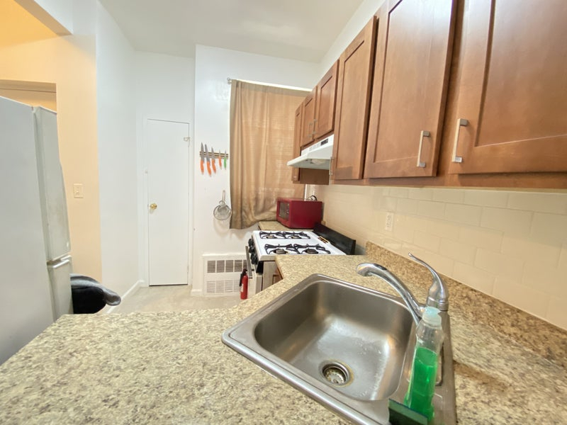 2 bedroom -By Central Park, Buses & Train - Photo 6
