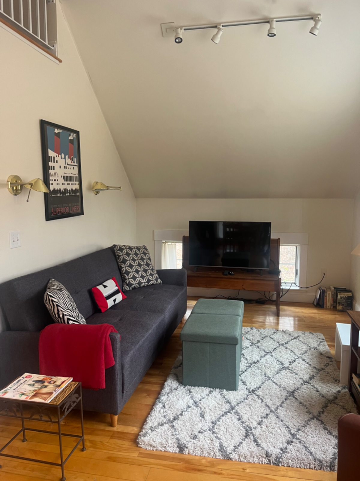 Serene Country Retreat - Charming Vermont Apartment with Loft and Scenic Surroundings - Photo 4