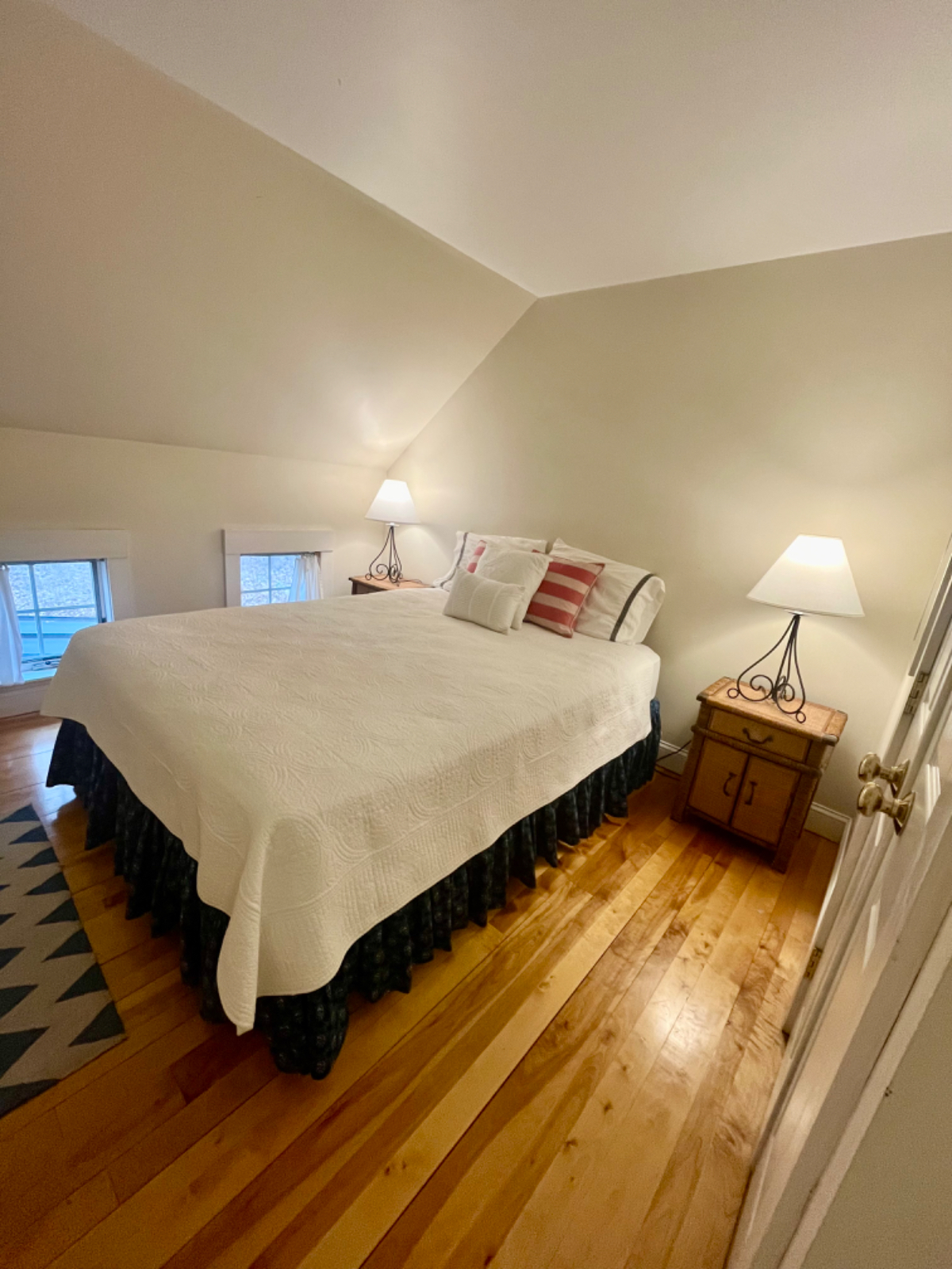 Serene Country Retreat - Charming Vermont Apartment with Loft and Scenic Surroundings - Photo 7