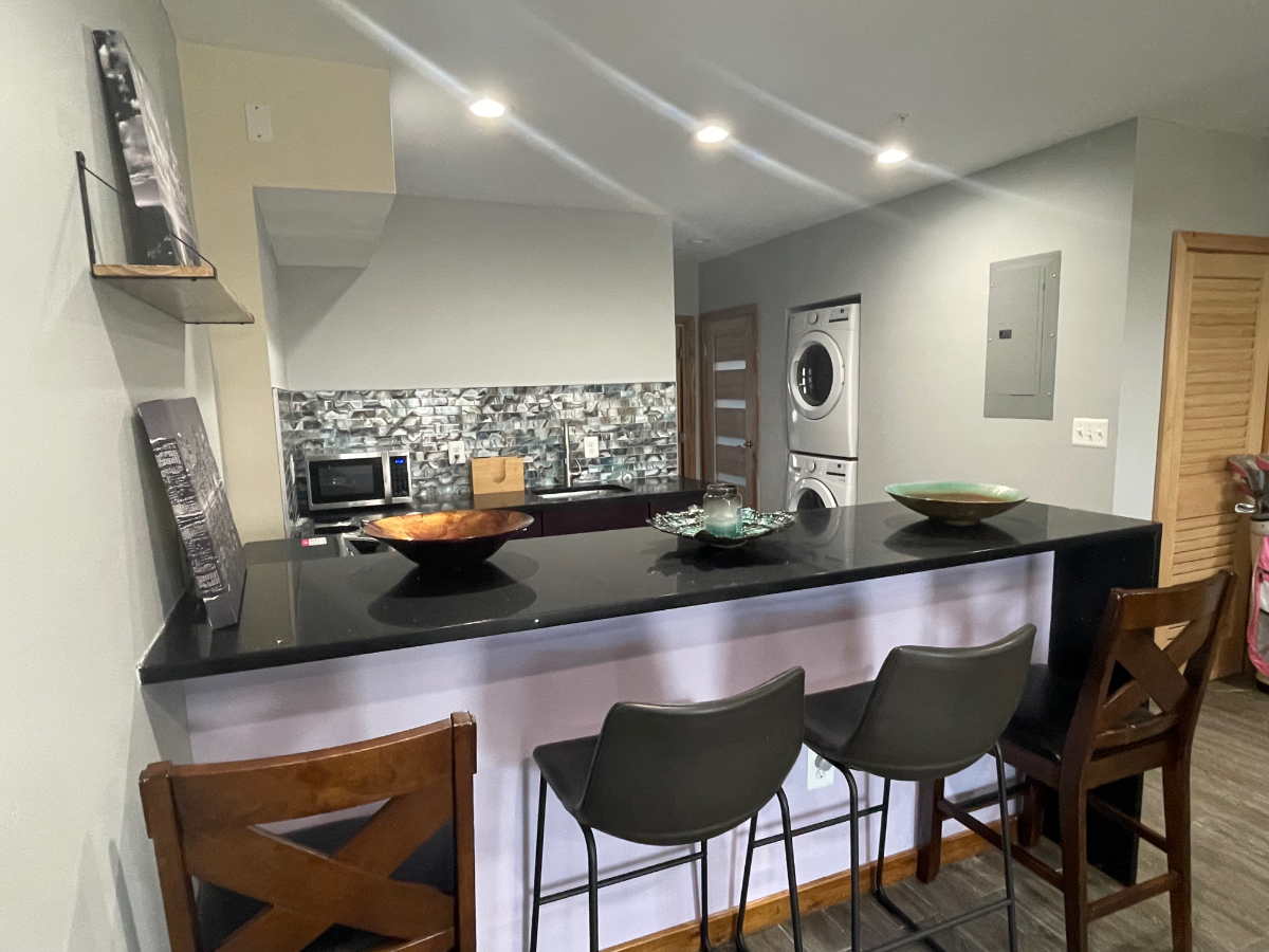 House on the Hill - Penthouse - Photo 2