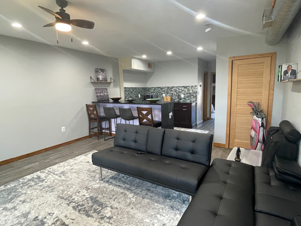 House on the Hill - Penthouse - Photo 7