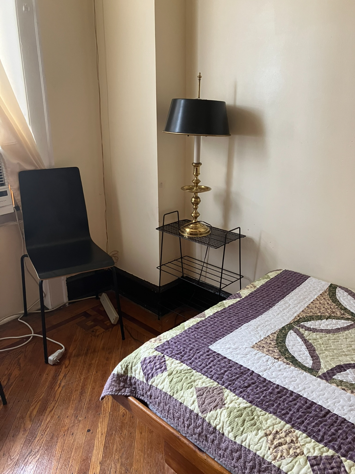 Home Away from Home - Beautiful Room in Vibrant Brooklyn House - Perfect for City Living - Photo 8