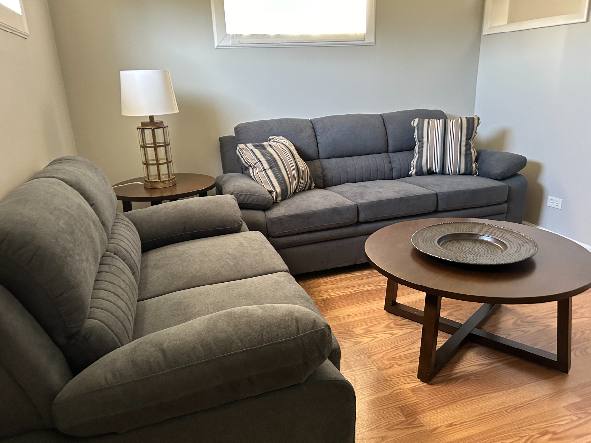 Welcome to our Cozy and Spacious One-Bedroom Cottage with Modern Amenities - Photo 2