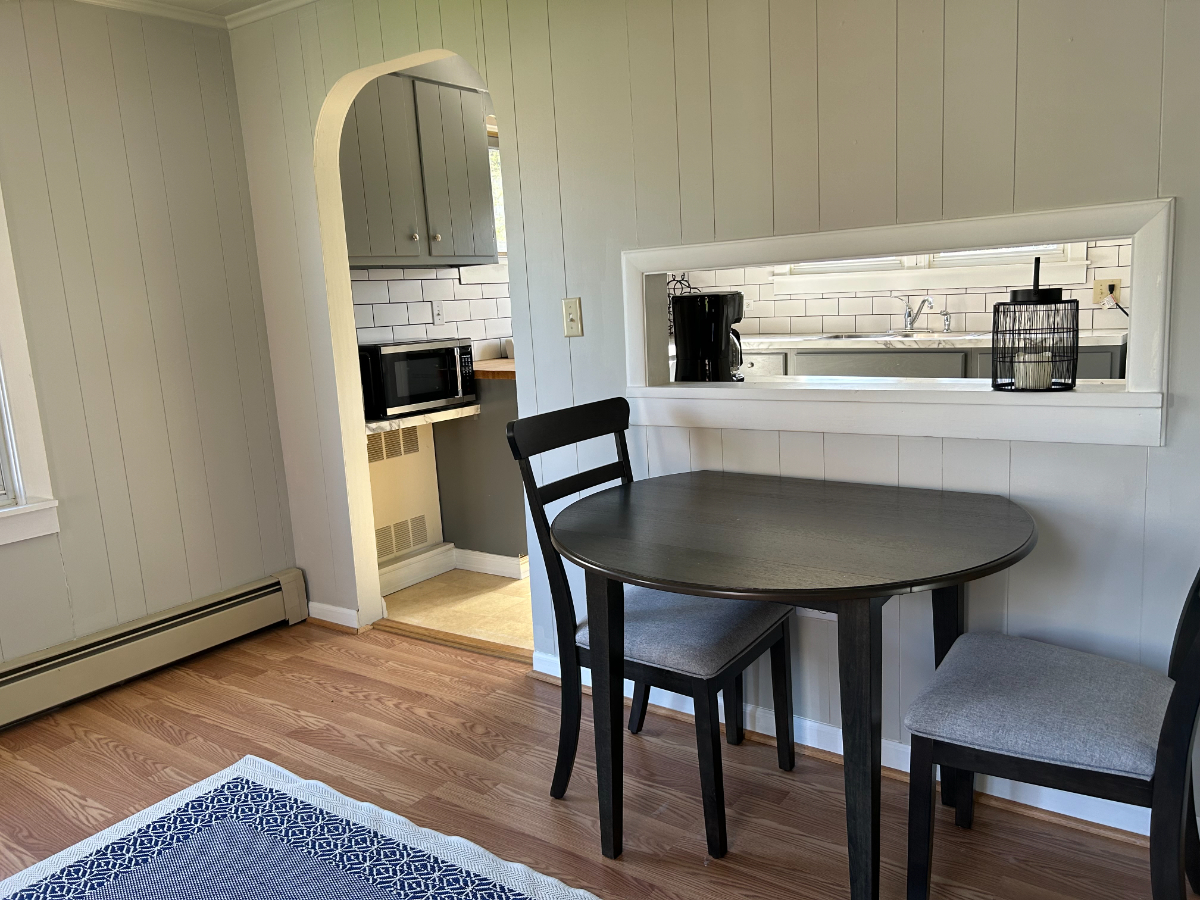 Welcome to our Cozy and Spacious One-Bedroom Cottage with Modern Amenities - Photo 5