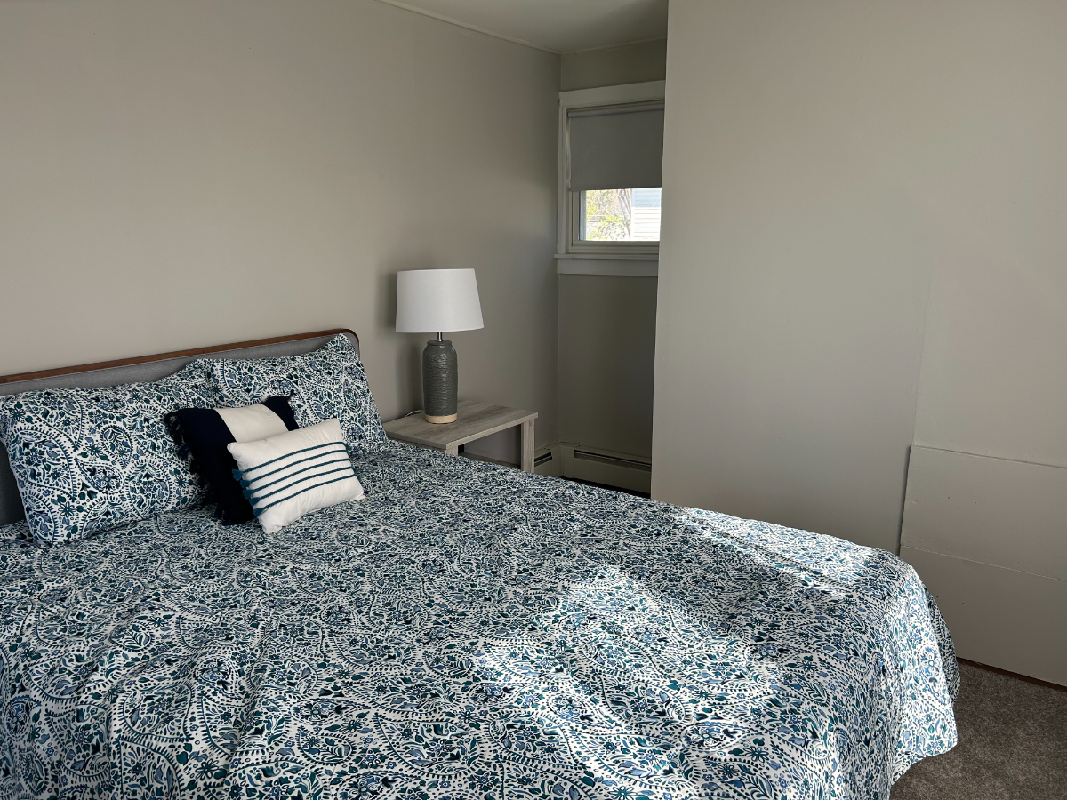 Welcome to our Cozy and Spacious One-Bedroom Cottage with Modern Amenities - Photo 12