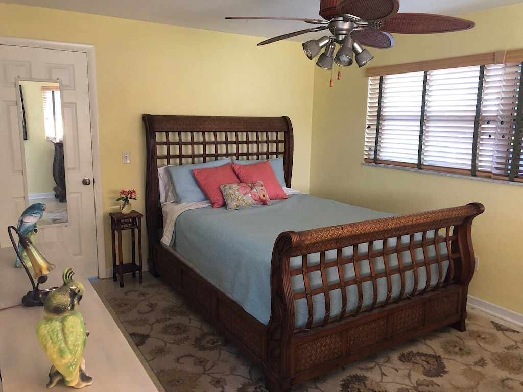Tranquil lakefront home. Gulf beaches, shopping,and entertainment near by - Photo 8