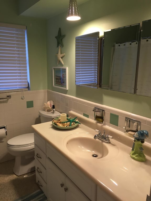 Tranquil lakefront home. Gulf beaches, shopping,and entertainment near by - Photo 11