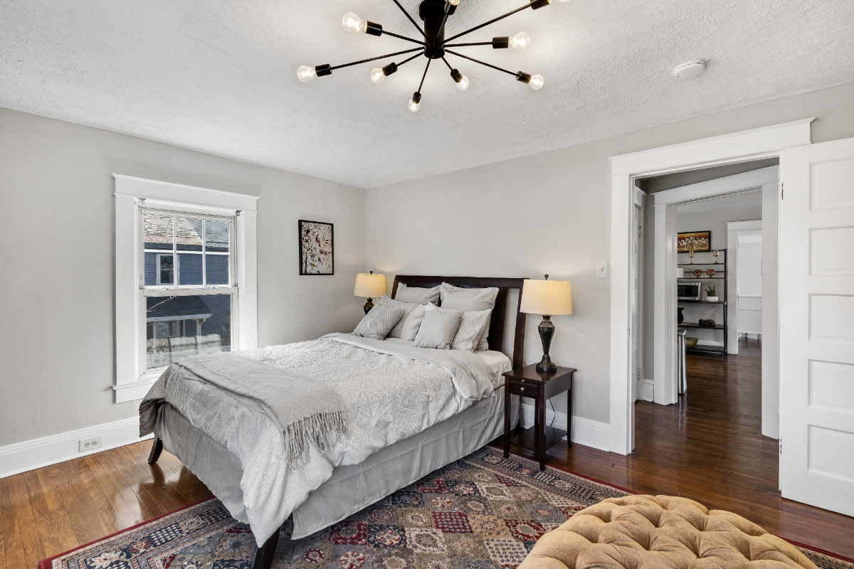 WALK to GF hospital & Downtown, No car required,1