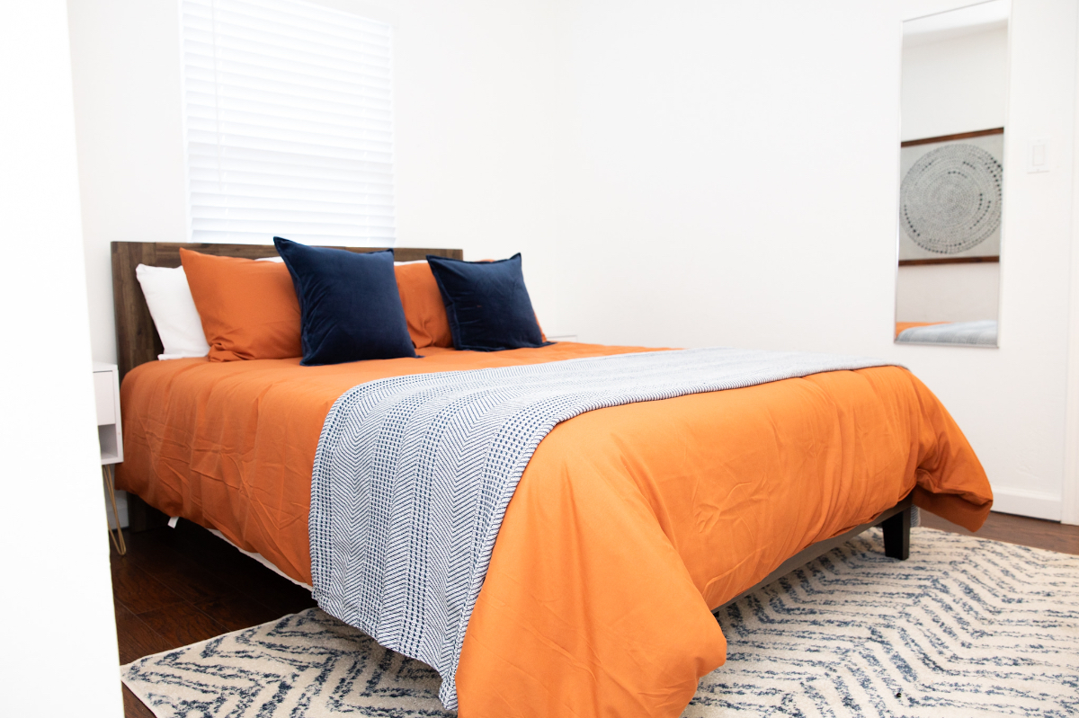 Cozy Crib In City Heights - Photo 3