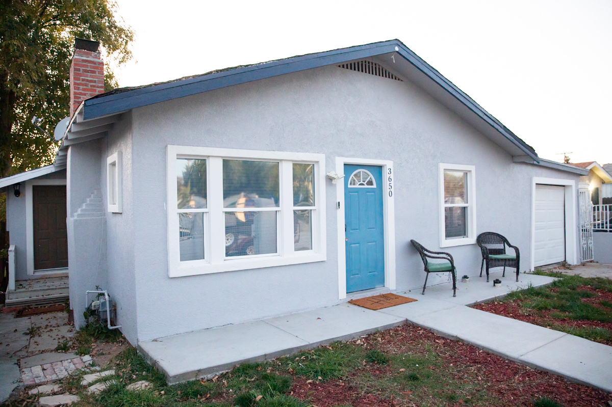 Cozy Crib In City Heights - Photo 6