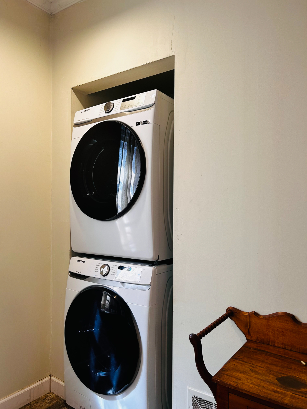 private bed/bath in shared house, close to Strong & Highland - Photo 5