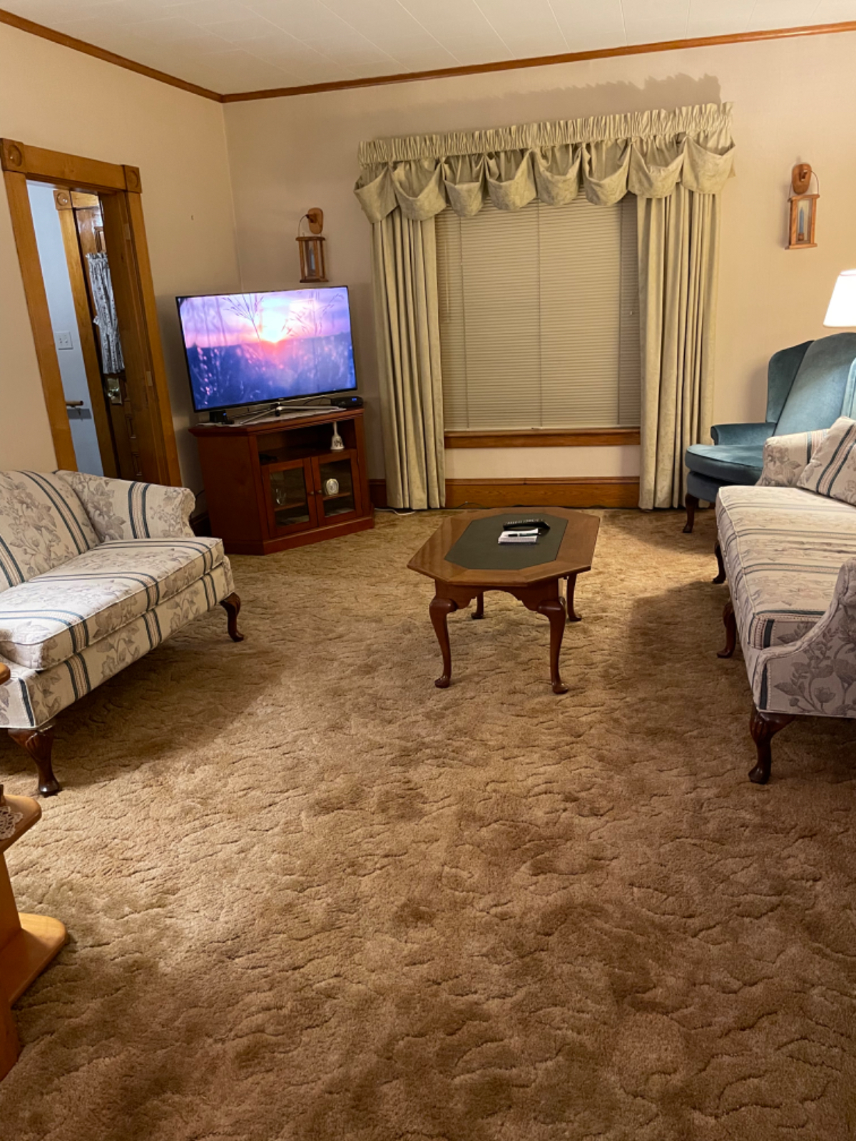 Beautiful Barre city home close to many medical facilities - Photo 3