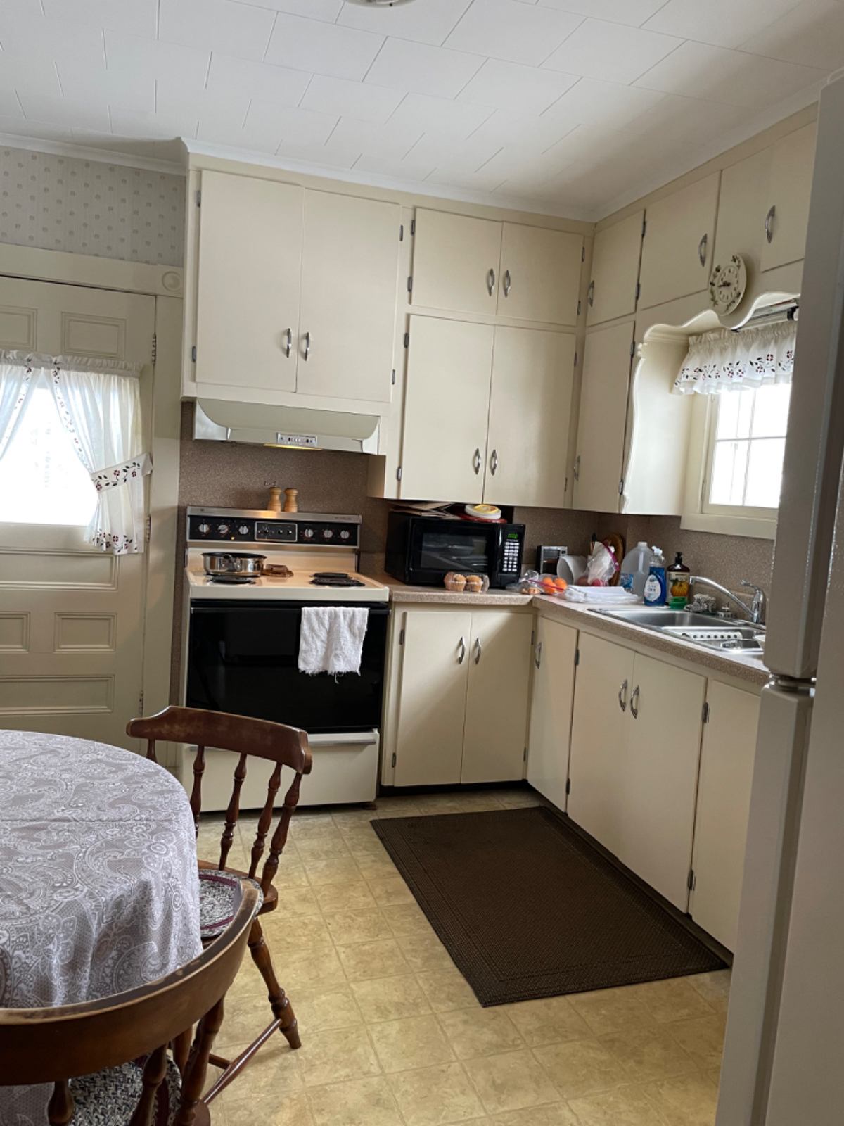 Beautiful Barre city home close to many medical facilities - Photo 2