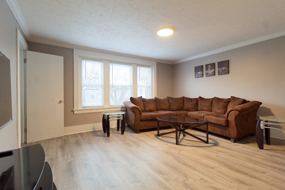 Elegant Comforts of Home Luxe King Suite & Lovely Queen/Full Bedrooms in Dreamy 3BR Apartment - Soph - Photo 2