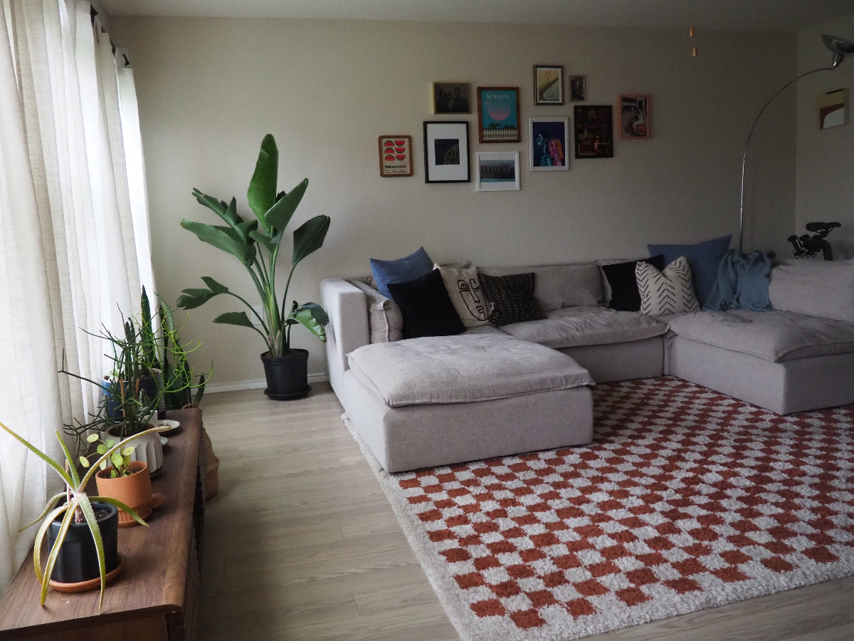 Cute & Comfortable Home - 3 bed, 2.5 bath, beautiful yard and patio - Photo 8