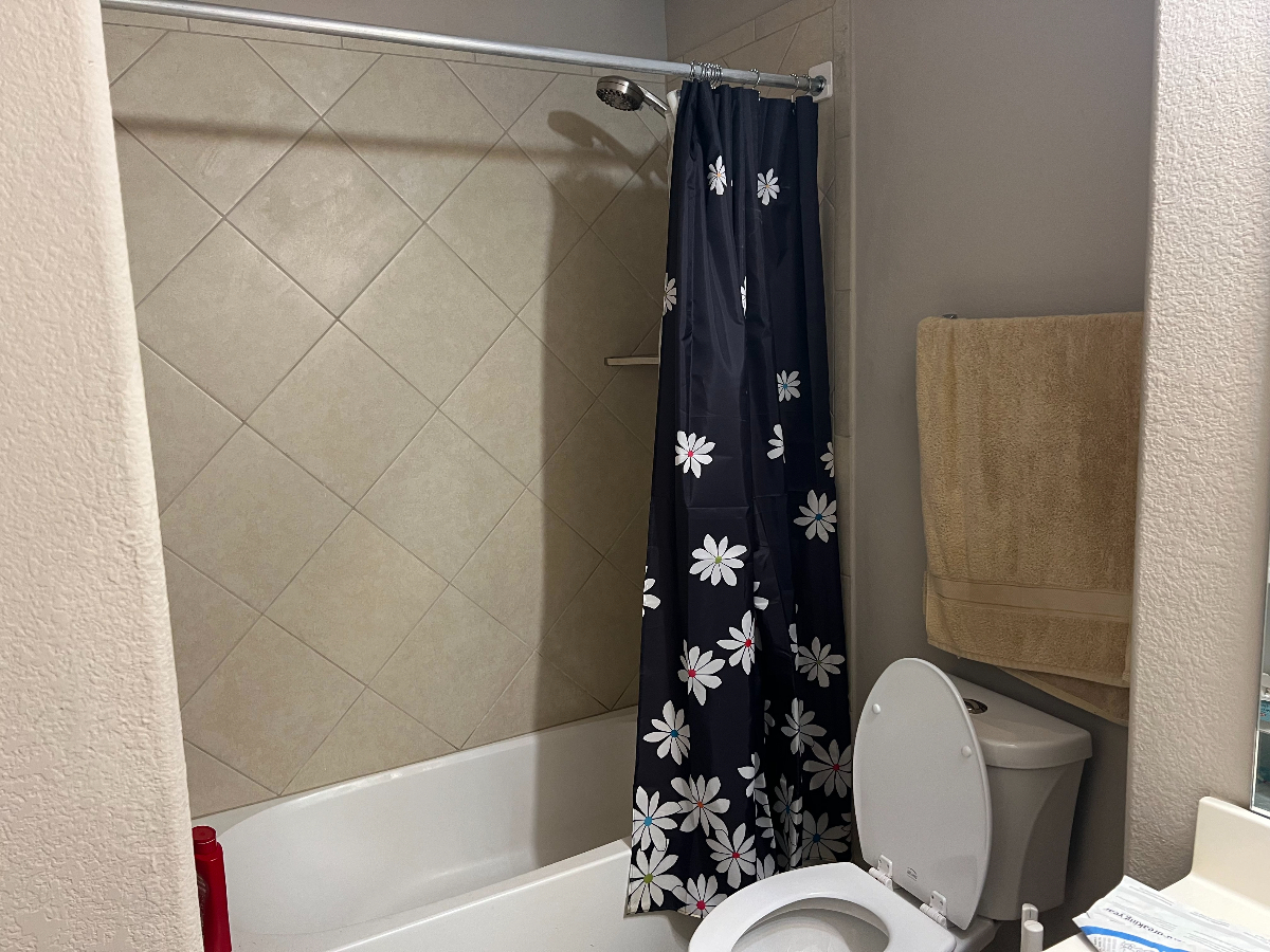 Welcome to Your Cozy Oasis - Find Comfort and Convenience in this Charming Room In A Two-Story House - Photo 10