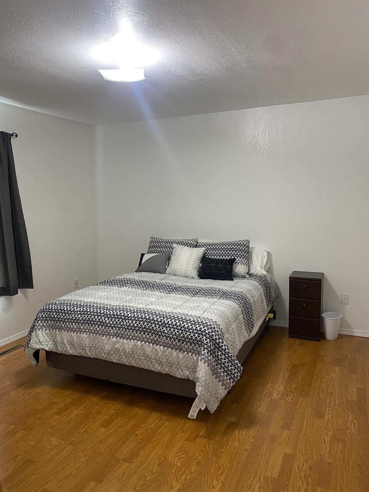 Charming, Well-Kept Home - Photo 2
