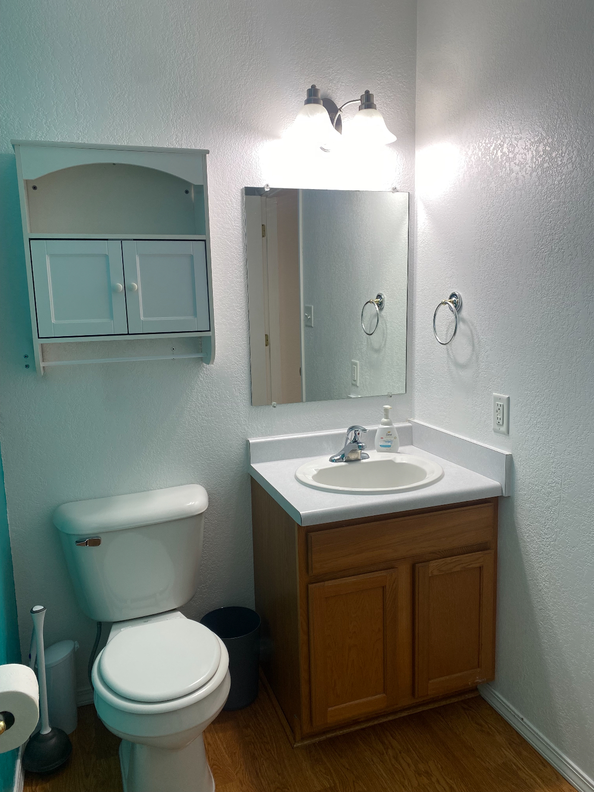 Charming, Well-Kept Home - Photo 4