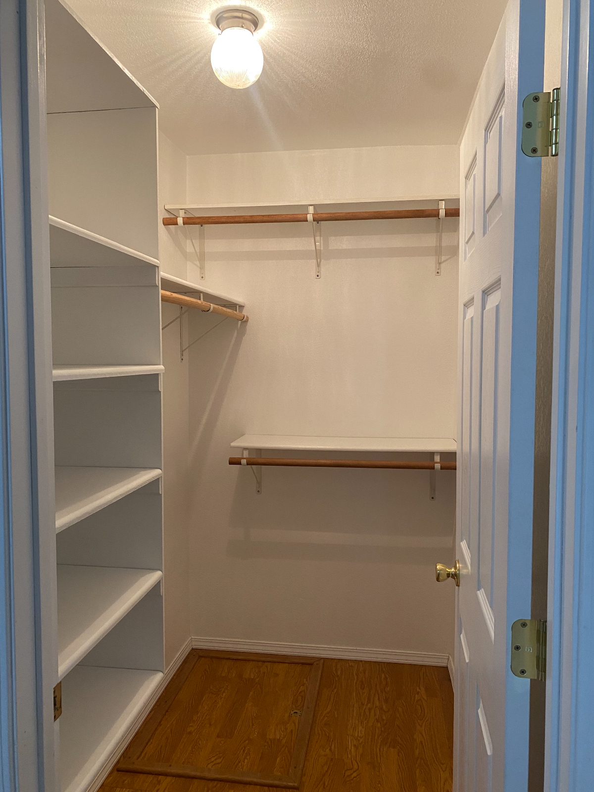 Charming, Well-Kept Home - Photo 3