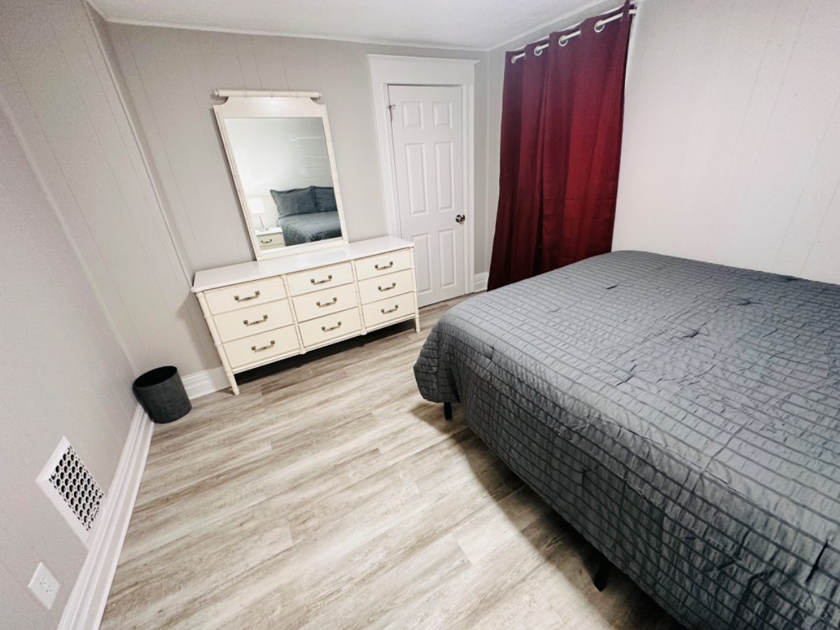 7mins from Hospital - Private fully furnished room - Free Wifi - Washer and dryer onsite - housekeep - Photo 2