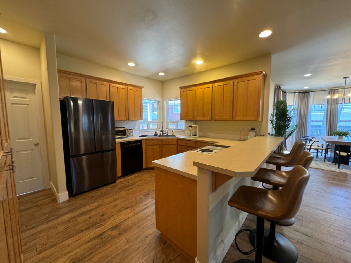 Beautiful River West Bend home available by week or month(s) - Photo 2
