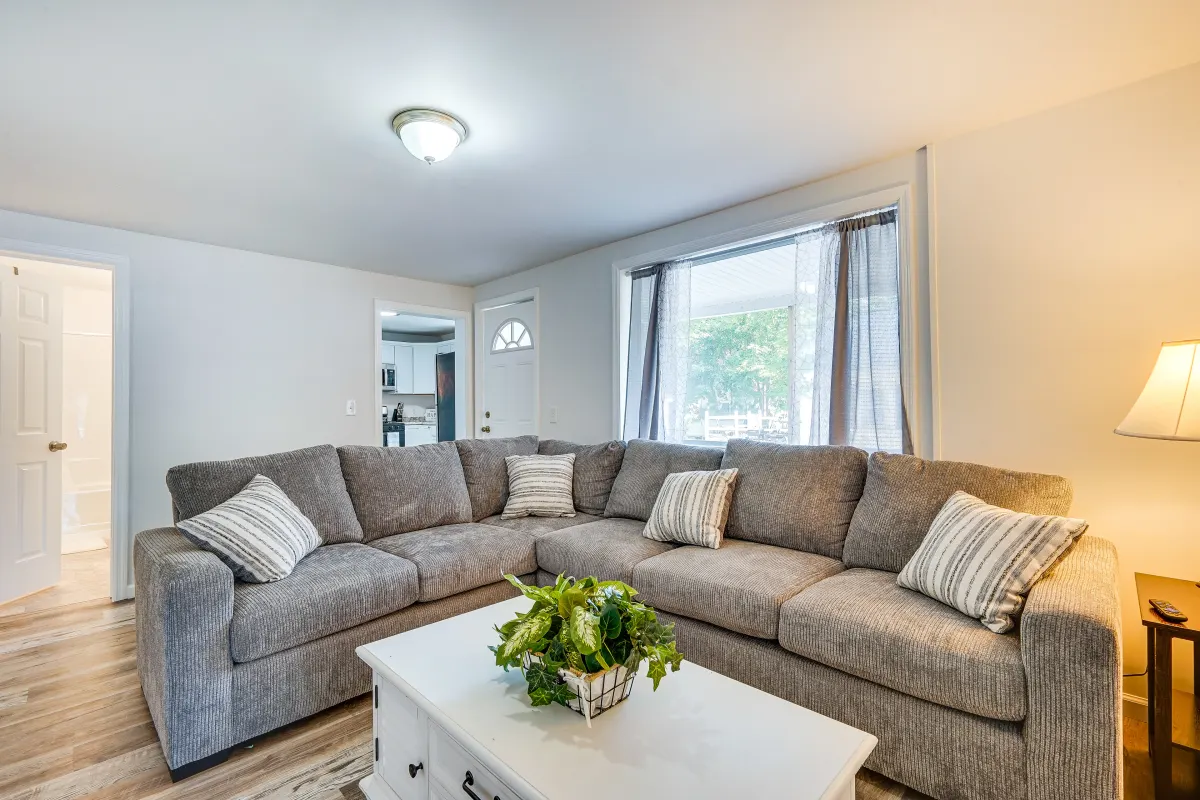 4Bed/2bath -Walk to GF Hosp/Downtown