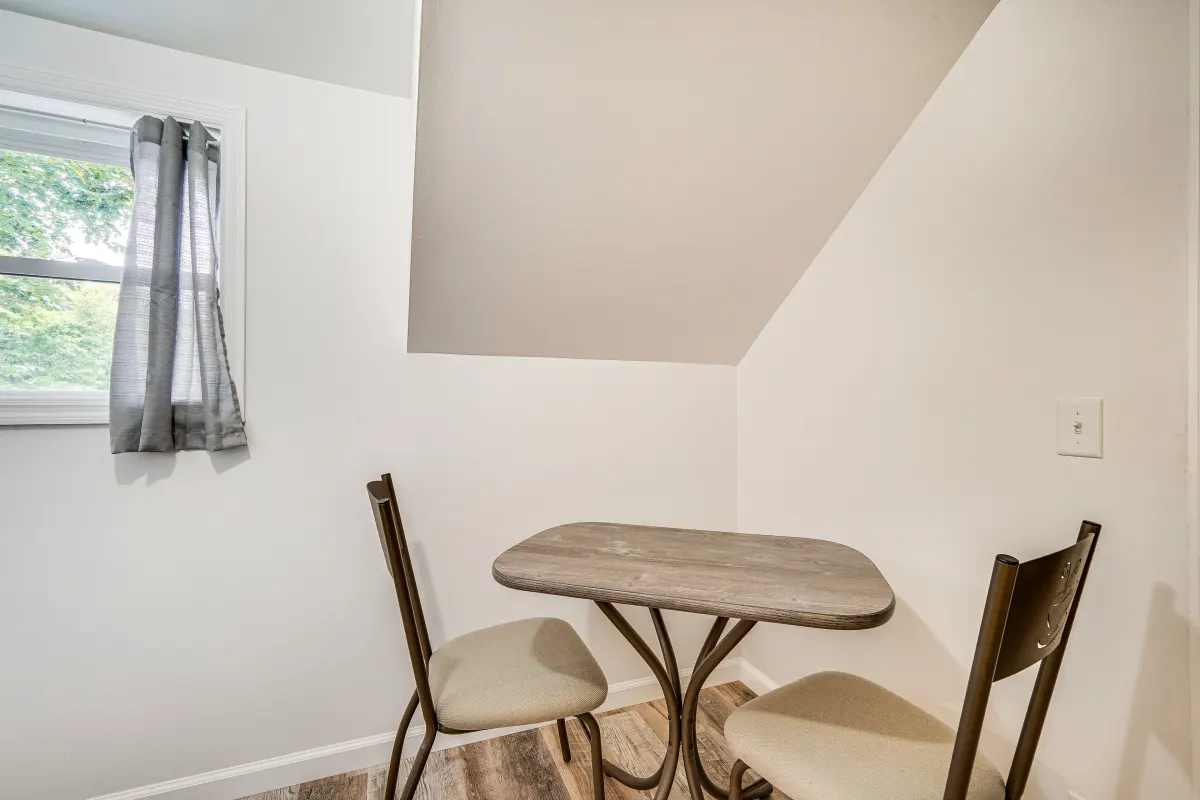 3/4 Bed- 2 bath -Walk to GF Hosp/Downtown - Photo 10
