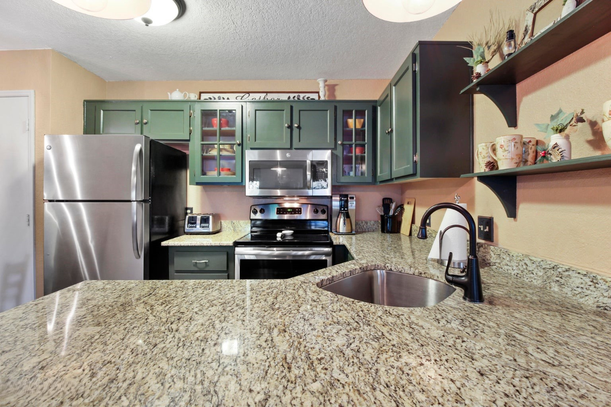 Mountain Condo in the Pines
